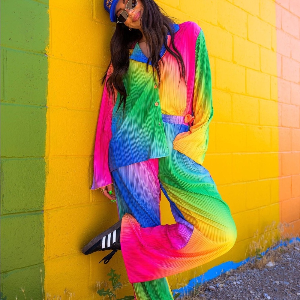 Long Sleeve Plissé Set in Prismatic Rainbow